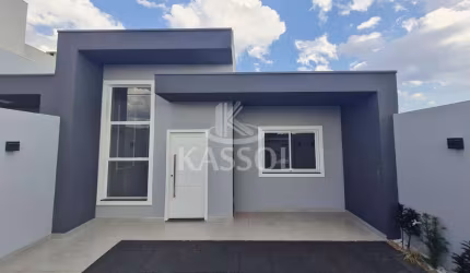 Casa térrea no Tropical III - 1 suíte   3 quartos - 108m  de área construida.