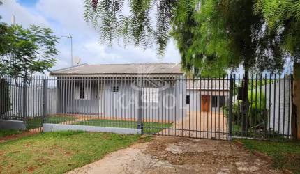 Lindo Terreno com 682,50m  no bairro Canadá com duas casas em alvenaria