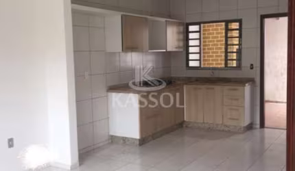Casa térrea no Bairro Country em Condomínio fechado, 2 quartos, 1 vg de garagem