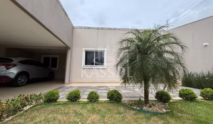 Casa térrea com 3 suites amplas na Neva com sobra de terreno, bem localizada.