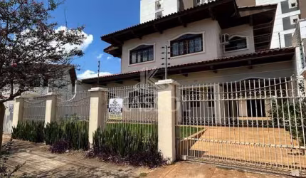 SOBRADO EM LOCALIZAÇÃO CENTRAL À VENDA PARA COMERCIO OU RESIDÊNCIA