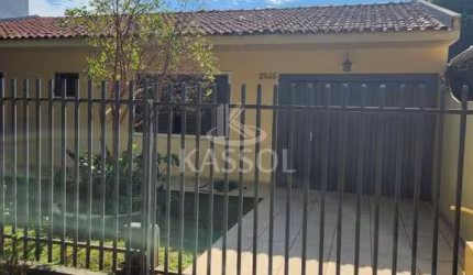 Casa à venda, CENTRO, CASCAVEL - PR CASA COM SOBRA DE TERRENO