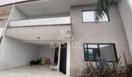 Sobrado à Venda  entre o   Jardim Cristal e Recanto Tropical - R  950.000,00