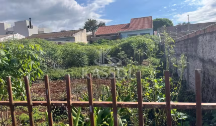 Terreno à venda, MARIA LUIZA, CASCAVEL - PR, sol da manhã, limpo e plano.