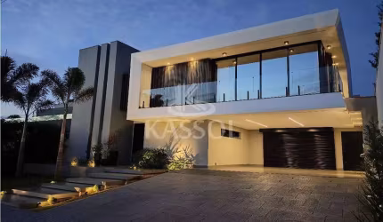 Sobrado no Treviso  com 4 suítes, sala de cinema, Lareira , piscina, gourmet