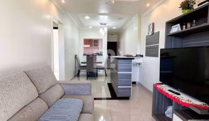 Apto Semimobiliado | Água Verde | 2 quartos | 69m²