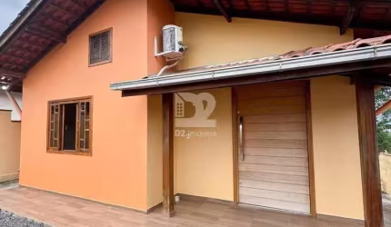 CASA SEMIMOBILIADA COM 3 QUARTOS | JARAGUÁ ESQUERDO