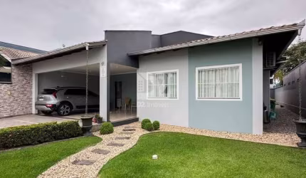CASA SEMIMOBILIADA COM 3 QUARTOS | TRÊS RIOS DO SUL