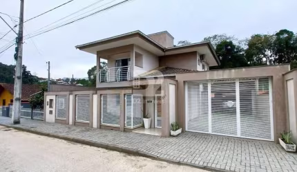 CASA MOBILIADA COM PISCINA E 4 QUARTOS | TIFA MARTINS