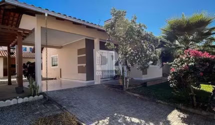 CASA SEMIMOBILIADA COM 3 QUARTOS | TRÊS RIOS DO SUL