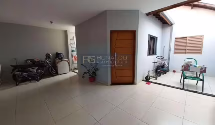 Casa para Venda em Araras, Conjunto Residencial Prefeito Warley Colombini, 2 dormitórios, 1 banheiro, 2 vagas