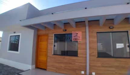 Casa em condomínio fechado com 2 quartos à venda na Rua Georgilei Rodrigues, Jardim Atlântico Central (Itaipuaçu), Maricá, 70 m2 por R$ 450.000