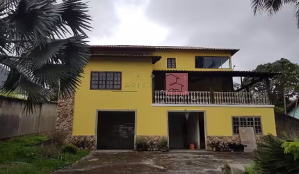 Casa para Venda em Maricá/RJ - 3 Dorm. 700 m2 Área Útil