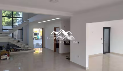 Sobrado com 3 dormitórios à venda, 212 m² por R$ 980.000 - Villa Branca - Jacareí/SP