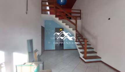 Sobrado com 3 dormitórios à venda, 125 m² por R$ 450.000,00 - Jardim das Indústrias - São José dos Campos/SP