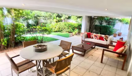 Casa em Caminho das Árvores com 4 suítes, 646,00 m² à venda por R$ 2.400.000,00