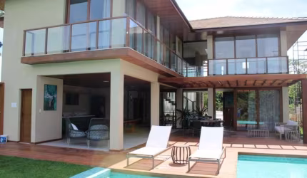 Casa em Praia do Forte com 9 quartos sendo 9 suítes, 650m² à venda por R$ 6.990.000,00