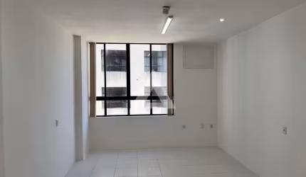 Sala no Stiep com 42m² à venda por R$ 196.000,00