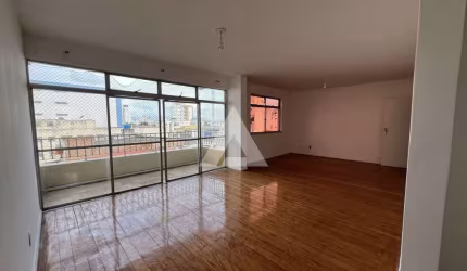 Apartamento em Nazaré com 3 quartos e 1 suíte, 163m² à venda por R$ 390.000,00