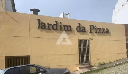 Casa no Rio Vermelho com 314m² à venda por R$ 800.000,00