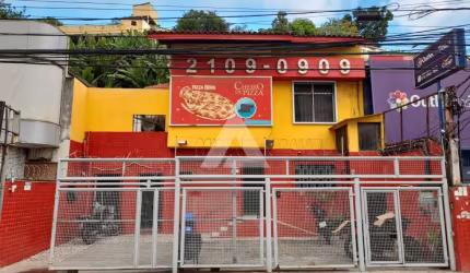 Casa no Rio Vermelho com 555m² à venda por R$ 1.450.000,00
