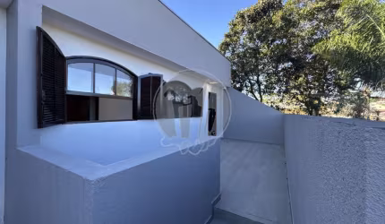 Casa Residencial com 3 quartos  para alugar, 42.00 m2 por R$2200.00  - Cachoeira - Curitiba/PR