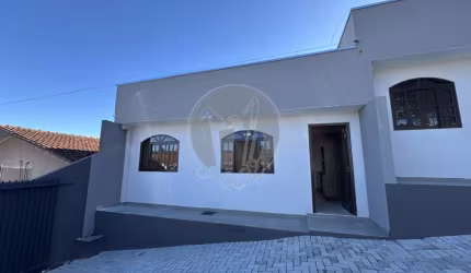 Casa Residencial com 3 quartos  para alugar, 70.00 m2 por R$2200.00  - Cachoeira - Curitiba/PR