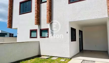 Sobrado à venda no bairro Guarda do Cubatão - Palhoça/SC