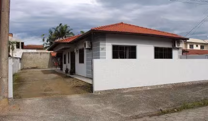 Casa à venda em Palhoça/SC