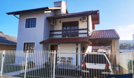 Casa à venda em Palhoça/SC