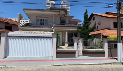 Casa à venda em Palhoça/SC