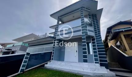 Casa à venda em Palhoça/SC