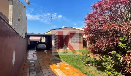 CASA CALIFORNIA EM FRENTE A PRAÇA DA IGREJA - R$380.000,00