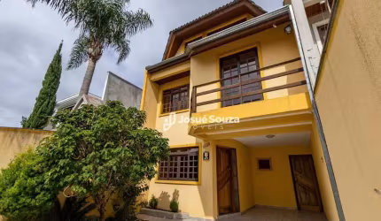 Sobrado com 4 dormitórios à venda, 165 m² por R$ 790.000,00 - Jardim das Américas - Curitiba/PR