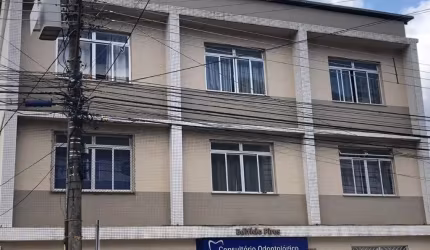 Lindo apto térreo, área externa, 4/4, Bairro Fabrica