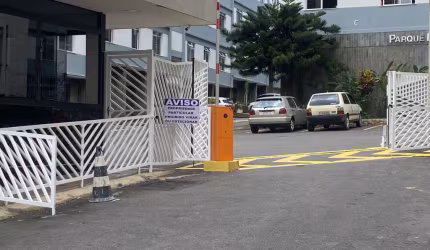 Excelente apartamento 2/4 com portaria 24h no centro da cidade!
