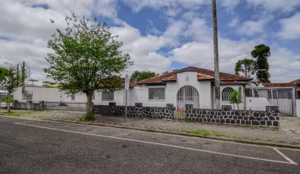 Casa Comercial no Alto da Glória com 6 salas de 228m²