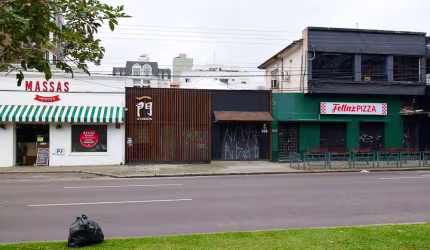 Casa Comercial no Mercês de 137,90m²