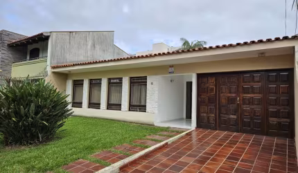 Casa com 4 quartos no Bacacheri