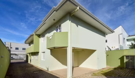Sobrado no Capão Raso com 3 quartos de 111m² - Residencial Martins