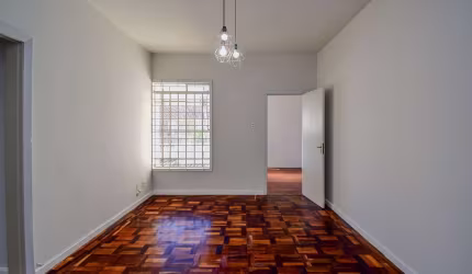 Conjunto Comercial no Centro Cívico de 84m²