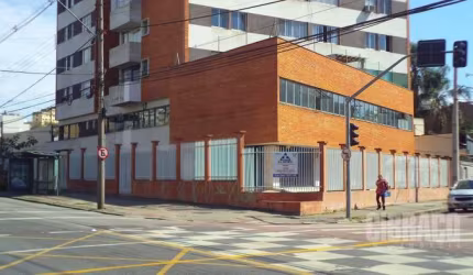 Loja no Alto da Rua XV de 946,00 m²