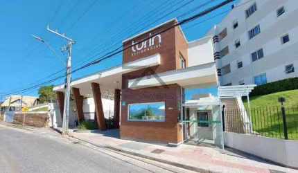 Apartamento a venda no bairro São Sebastião em Palhoça / SC
