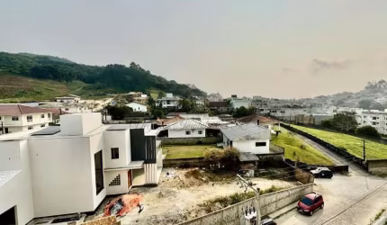 Apartamento a venda no bairro Pedra Branca em Palhoça / SC