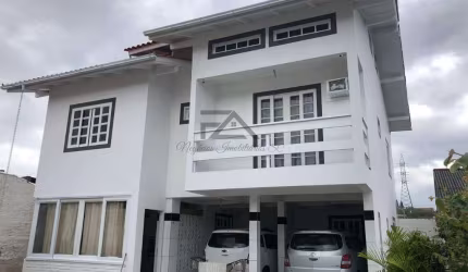 Casa para Venda em Palhoça, Caminho Novo, 7 dormitórios, 1 suíte, 4 banheiros, 8 vagas