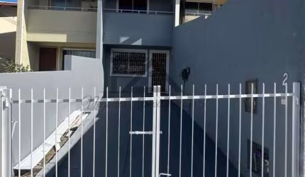 Sobrado para Venda em Palhoça, Bela Vista, 2 dormitórios, 1 banheiro, 2 vagas