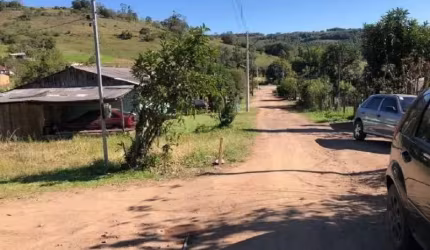 SÍTIO PARA CRIAÇÃO DE GADO EM ROLATE COM 4 HECTARES