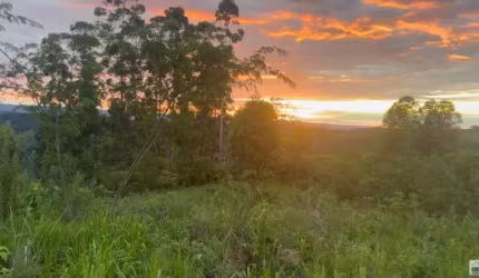 CHÁCARA COM LINDO POR DO SOL - COM LUZ, ÁGUA ENCANADA - R$ 25 MIL + R$ 1500 MENSAIS
