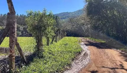 120907 SITIO NO RIOZINHO ESCRIT 57 HECTARES, COM RIO, TERRA FÉRTIL, LUZ E ÁGUA ENCANADA