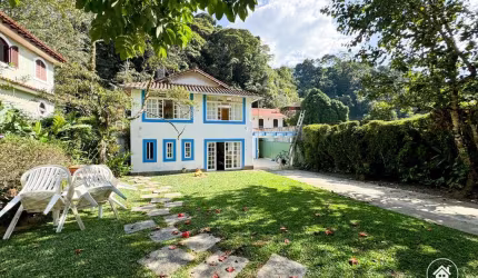Casa em condomínio com 5 quartos, 248m2 à venda por R$1.100.000, Teresópolis